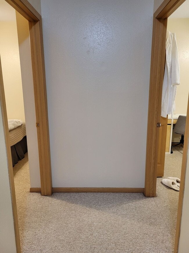 Building Photo - 5 Bedroom Duplex Unit