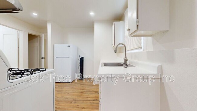 Building Photo - 144 Grand Ave