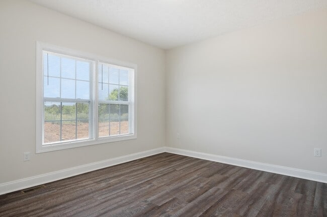 Building Photo - 455 Skylar Dr