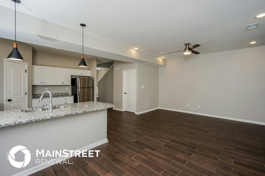 Building Photo - 2059 Paddle Wheel Dr