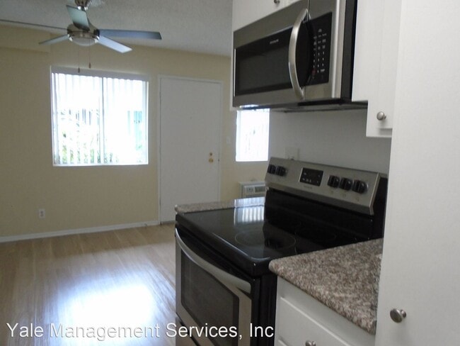 Building Photo - 18355 Collins St