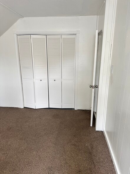 Building Photo - 211 Oxford St