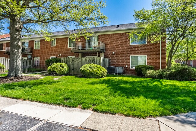 Building Photo - 6503 Park Central Way