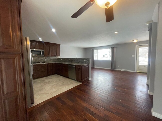 Building Photo - $0 DEPOSIT OPTION. LUXURY ARVADA RENTAL: U...