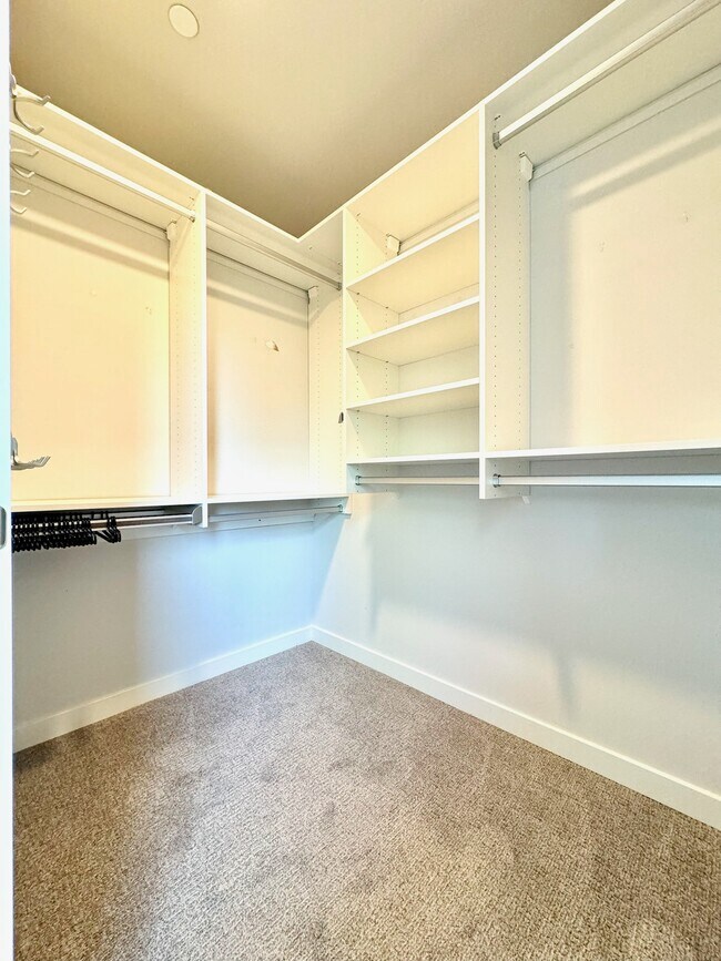 Building Photo - 18322 1st Ave NE