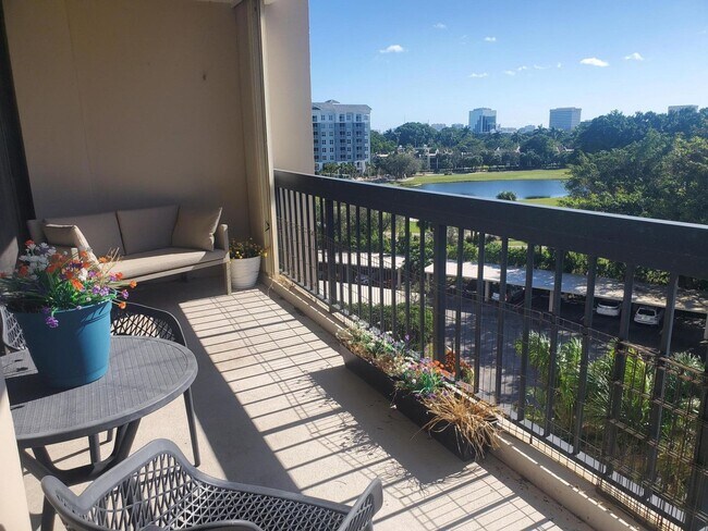 Building Photo - 2425 Presidential Way