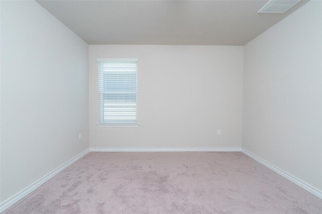 Building Photo - 5304 Golden Canary Ln