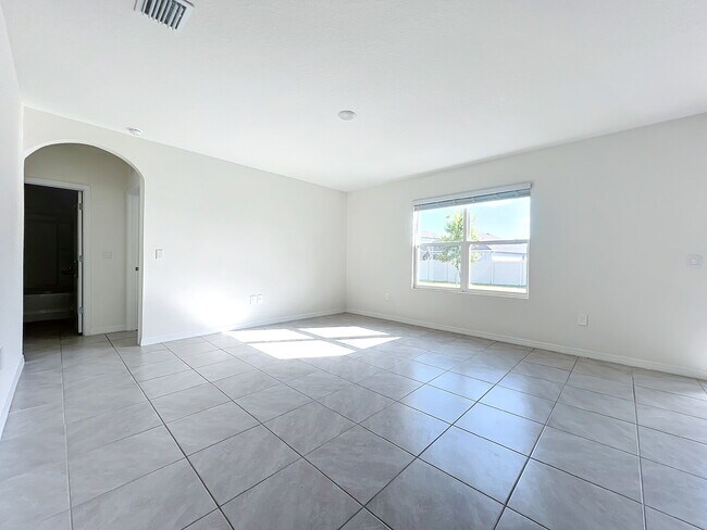 Building Photo - 12744 Lateral Root Dr