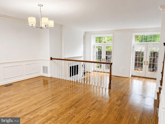 Building Photo - 4422 Westover Pl NW