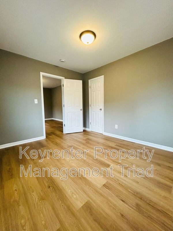 Building Photo - 1308 Leonard Ave