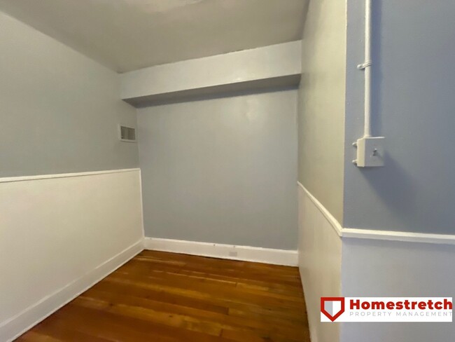 Building Photo - Second Floor One Bedroom Available for Imm...