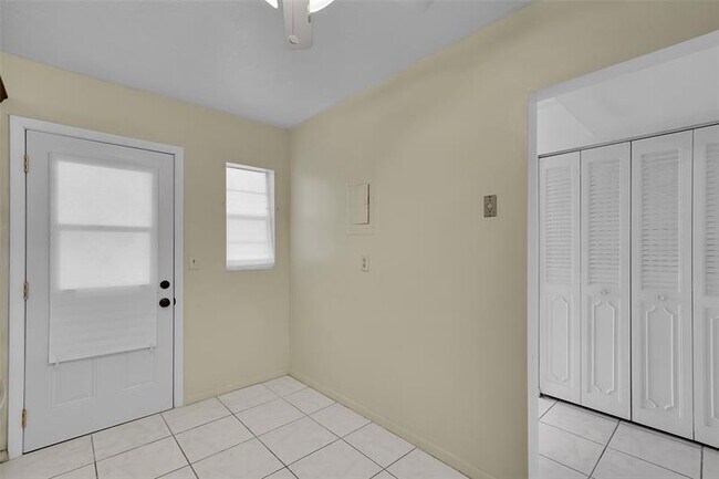 Building Photo - 2950 NW 46th Ave