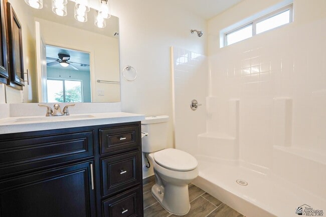 Building Photo - 1921 S Walnut Ave