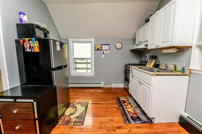 Building Photo - 82 Pacific Ave