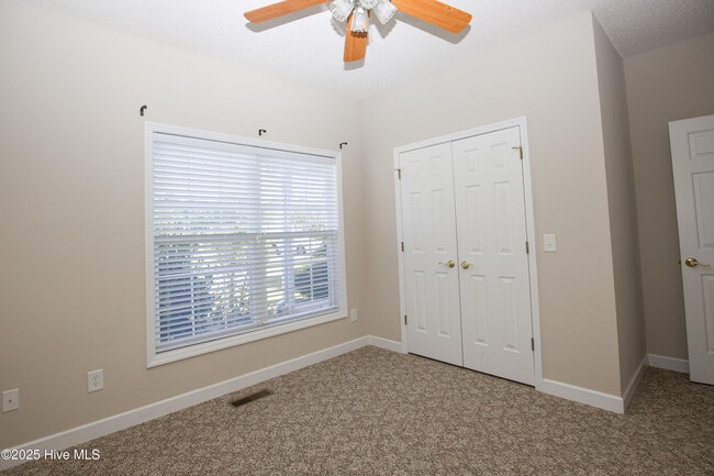 Building Photo - 102 Newington Way