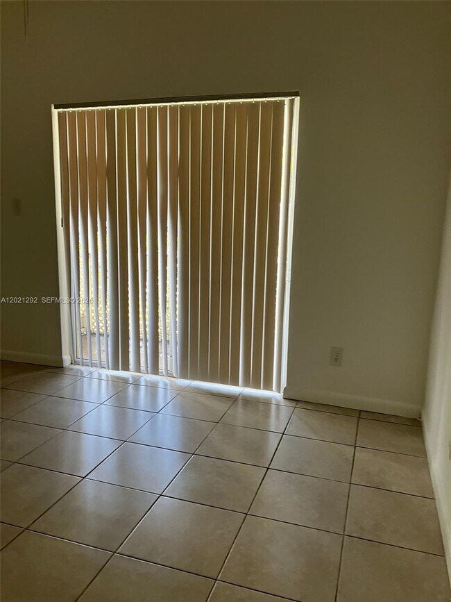 Building Photo - 800 Cypress Park Way