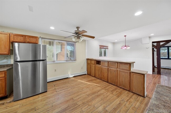 Building Photo - 32 Quaker Hill Rd