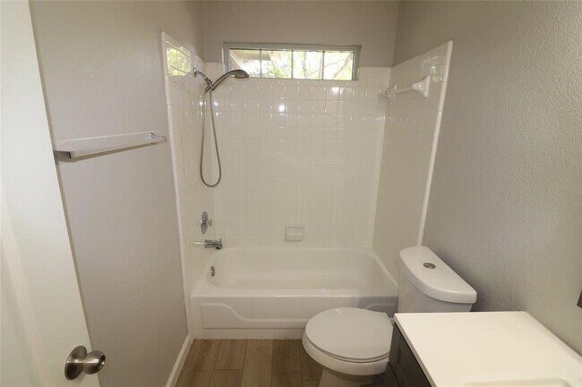 Building Photo - 1309 Wide Antler Cove