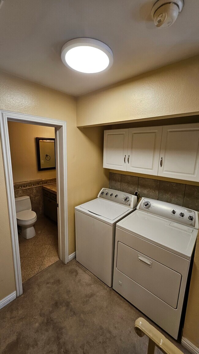 Building Photo - 279 N Holliston Ave