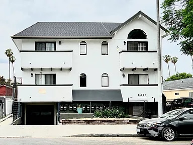 Building Photo - 14746 Delano St