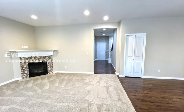 Building Photo - 17340 SE Elias Ct