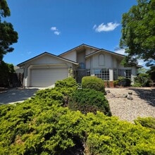 Building Photo - 3bd/2ba Single Story, Fresh Updates, Huge Backyard