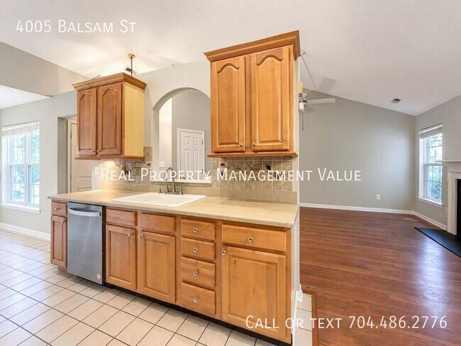 Building Photo - 4005 Balsam St