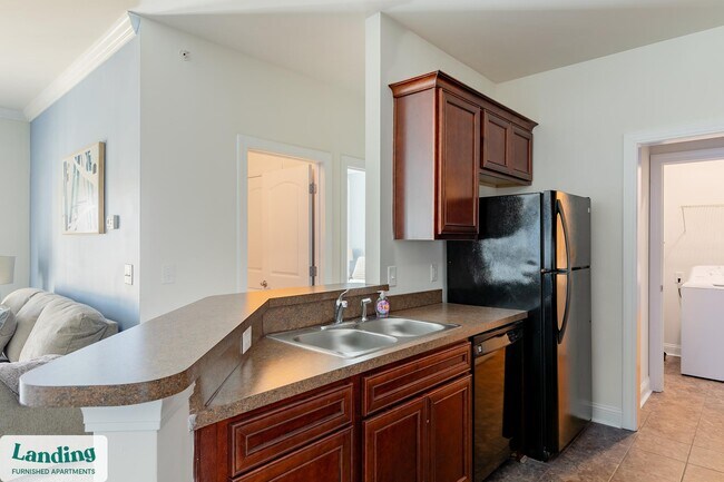 Building Photo - 2118 Silvercrest Dr
