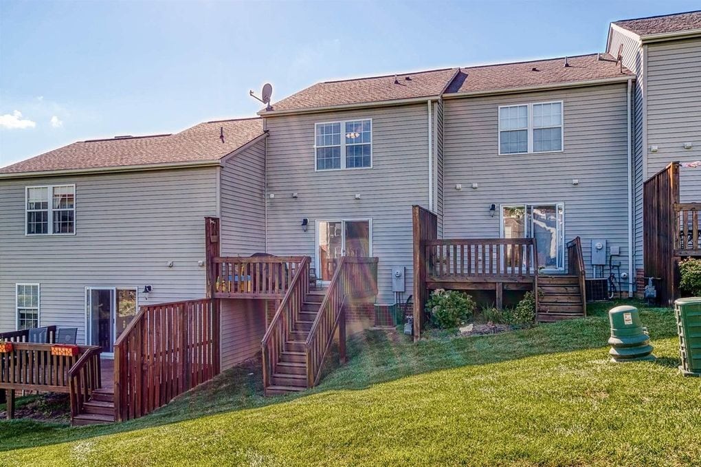 Building Photo - 175 Blue Leaf Dr