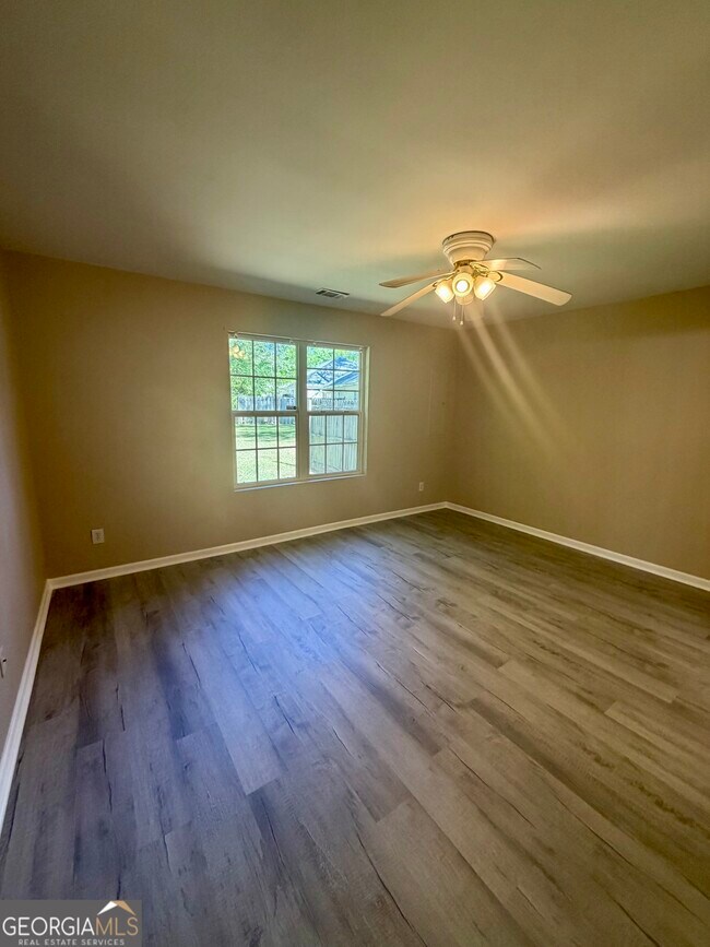 Building Photo - 110 Alice Dr