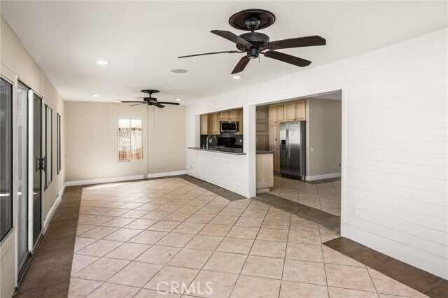 Building Photo - 1129 Iris Cir