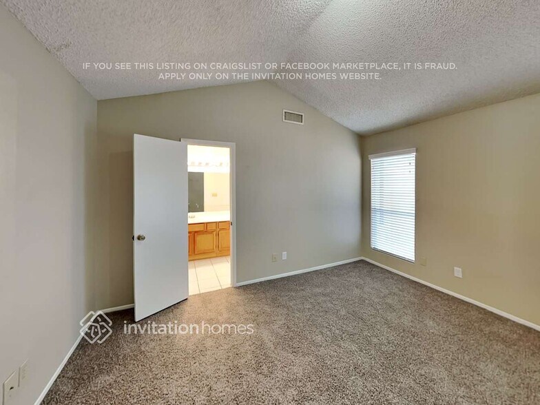 Building Photo - 7748 W Cherry Hills Dr