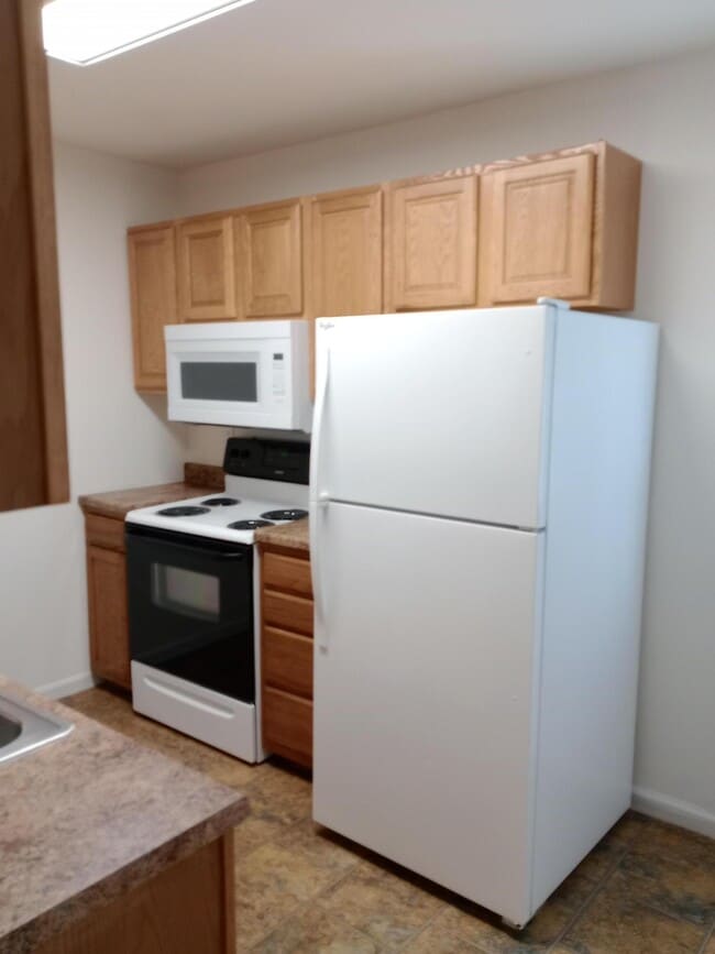 Building Photo - 3519 La Mesa Dr