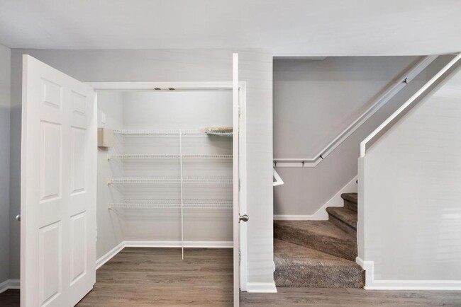 Building Photo - Great Townhome! City Limits! Carolina Forest!