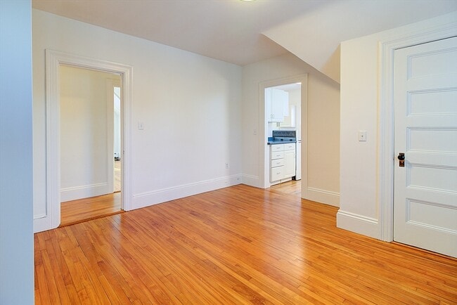 Building Photo - 430 N Main St