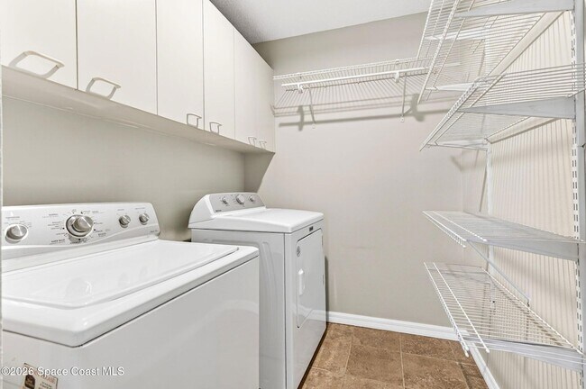 Building Photo - 810 Parkside Pl