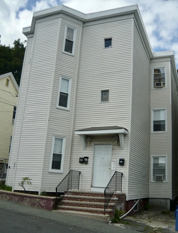 Building Photo - 11 Hutchinsons Ct
