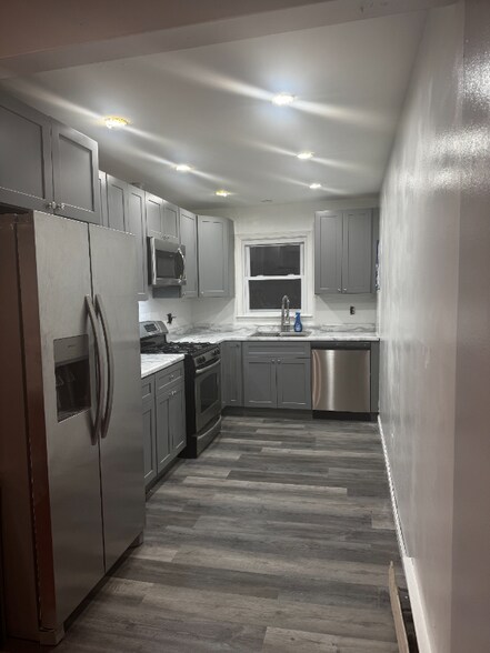 Building Photo - 25 Oxford St