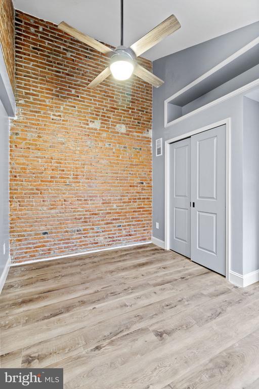 Building Photo - 418 S 15th St