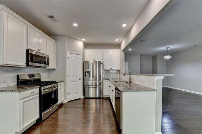 Building Photo - 7245 Heritage Oak Ct