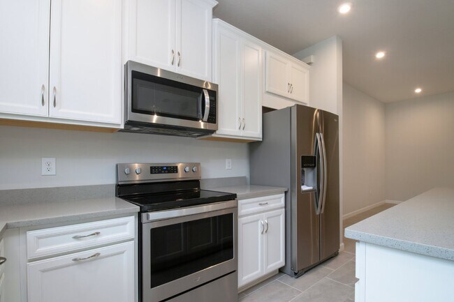 Building Photo - Stunning 3 Bed Townhouse for Rent in Lakewood Ranch! Spacious, Modern, and Move-In Ready!