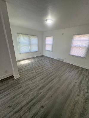 Building Photo - 1807 E Walnut St