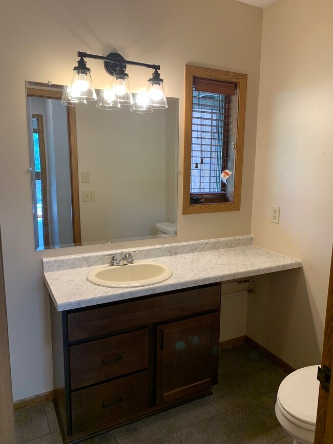 Main Level Bath - 317 River St