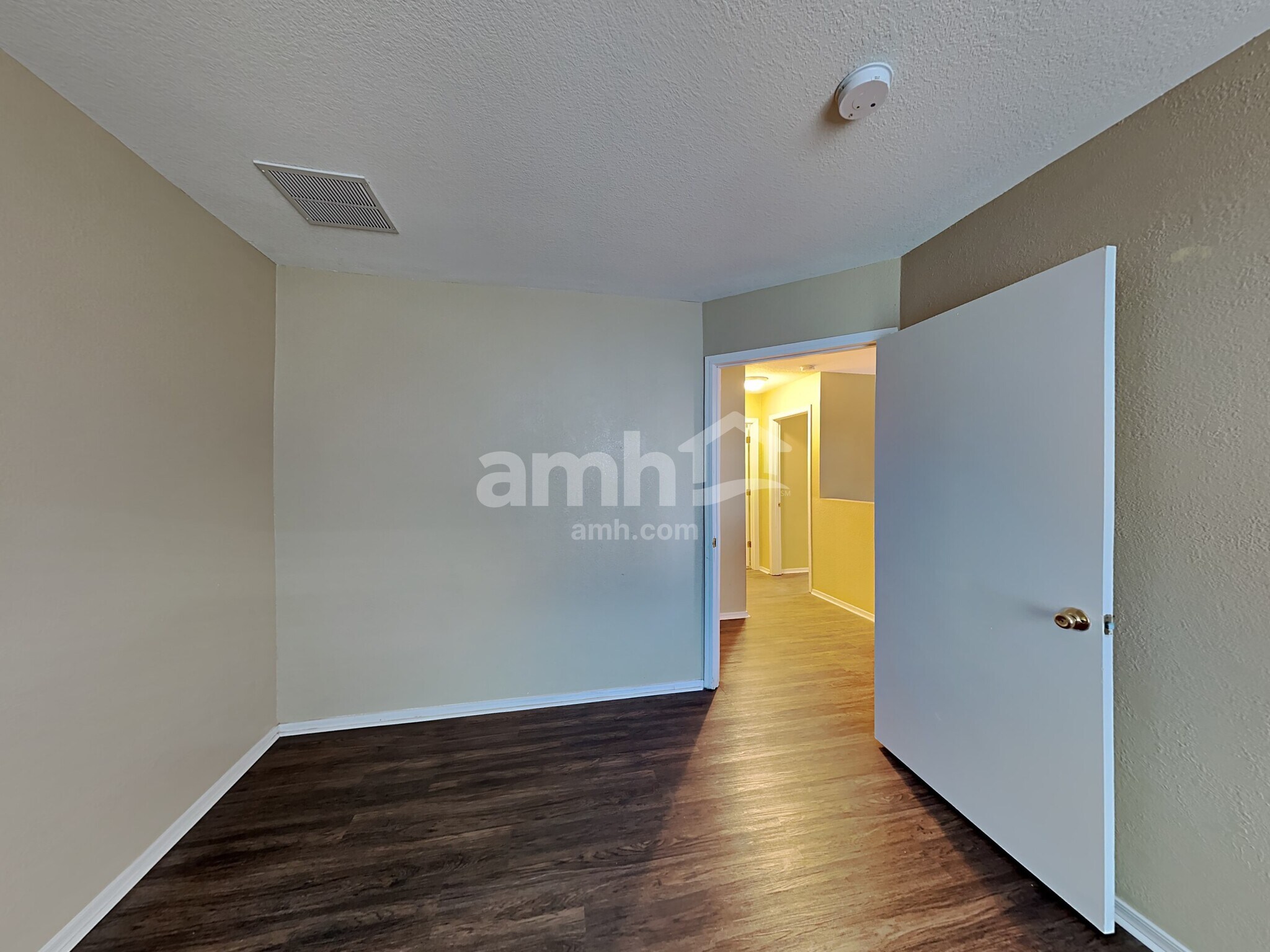 Building Photo - 494 W Great White St