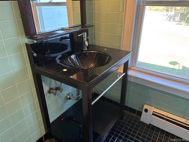 Building Photo - 185 S Country Rd