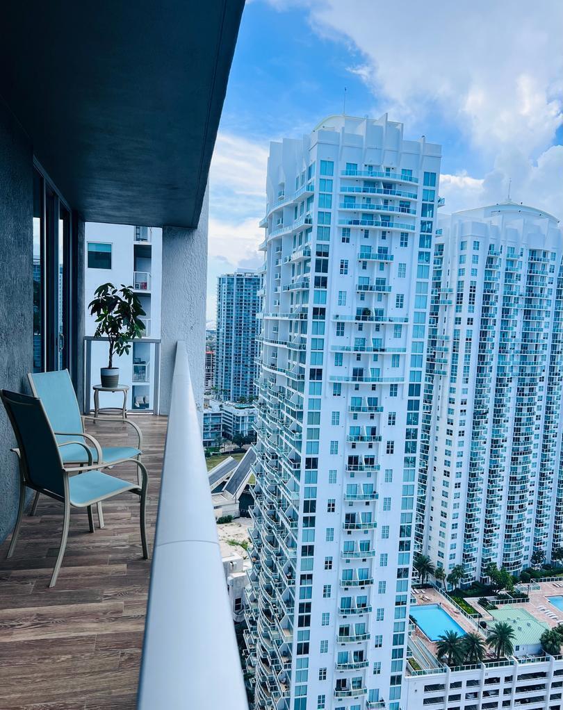 Building Photo - 500 Brickell Ave