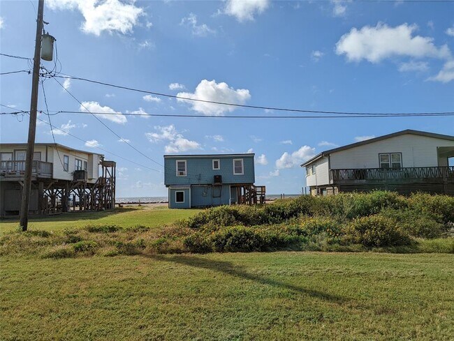 Building Photo - 415 Seashell Dr