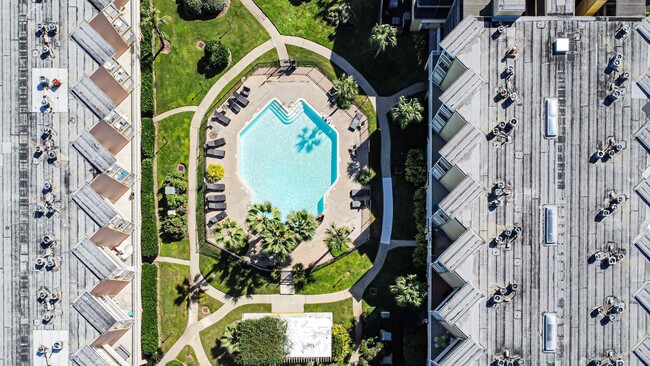 Building Photo - 6300 Seawall Blvd