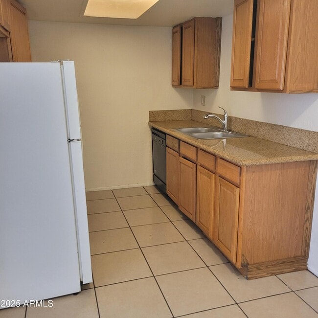 Building Photo - 6713 W Palmaire Ave