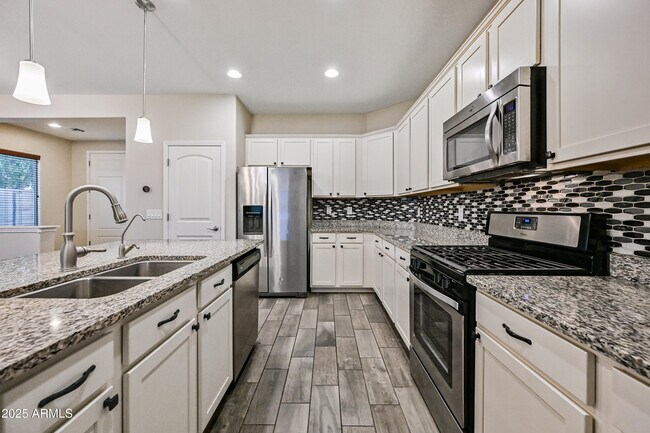 Building Photo - 12243 W Briles Rd